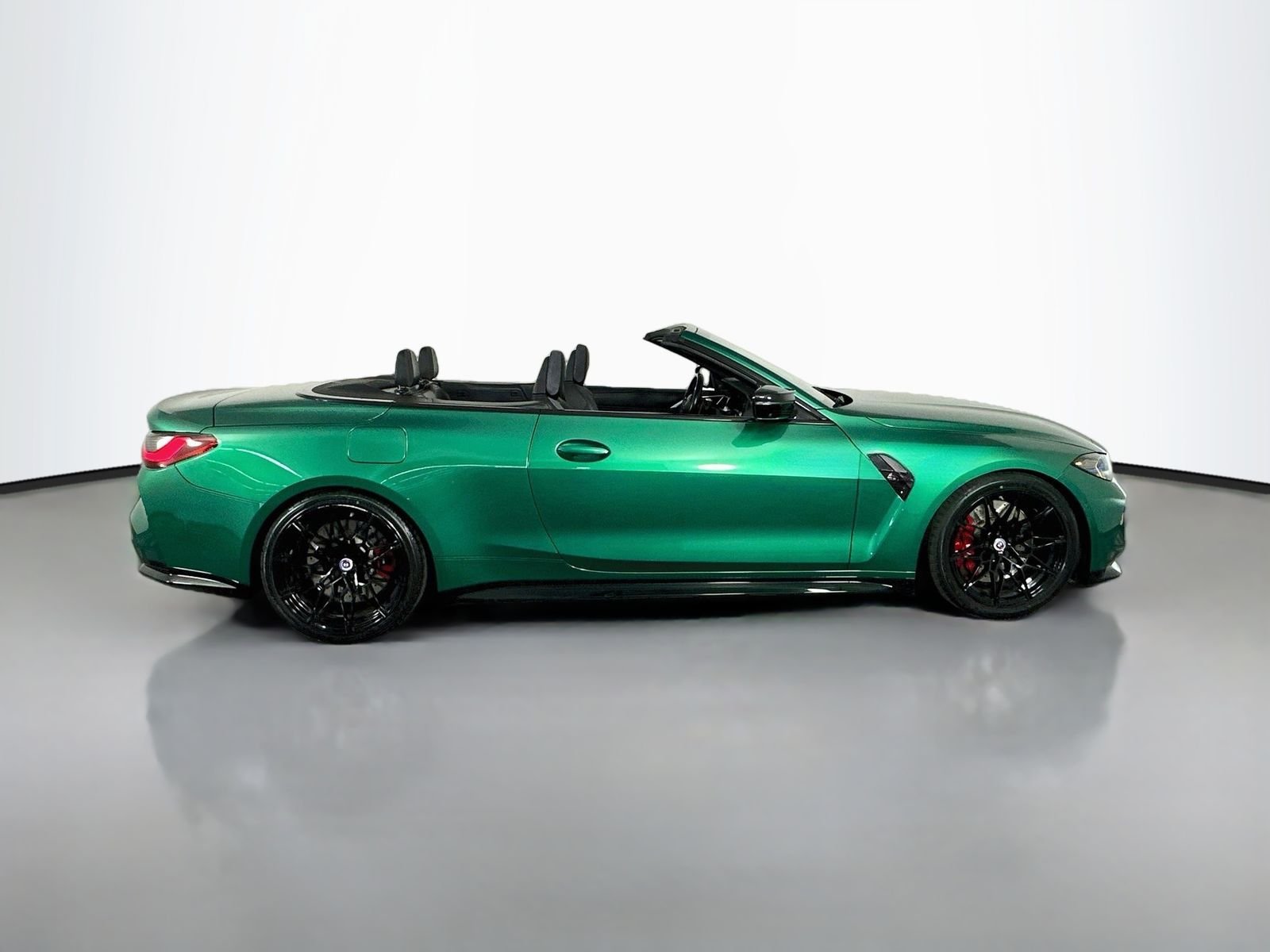 Used 2022 Isle of Man Green Metallic BMW Competition image 9