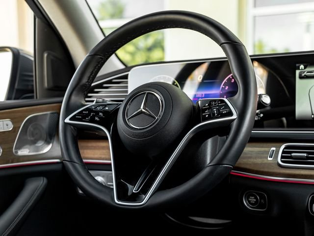 Used 2025 Selenite Gray Metallic Mercedes-Benz GLE 350 image 18