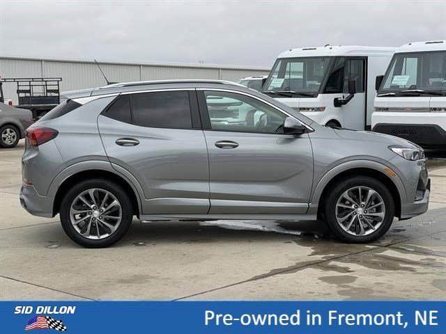 Used 2023 Moonstone Gray Metallic Buick Select image 3