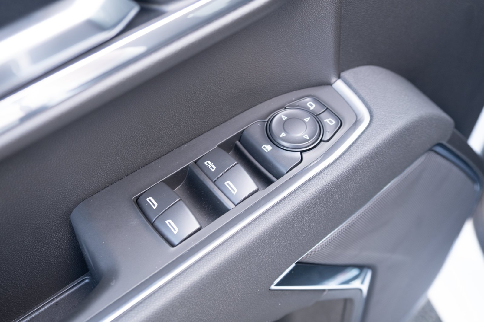 New 2026 Summit White Chevrolet LT Trail Boss image 14