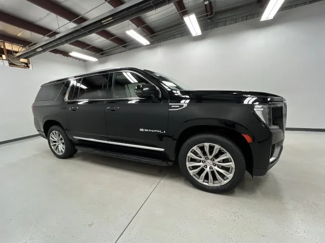 Used 2023 Black GMC Denali image 9