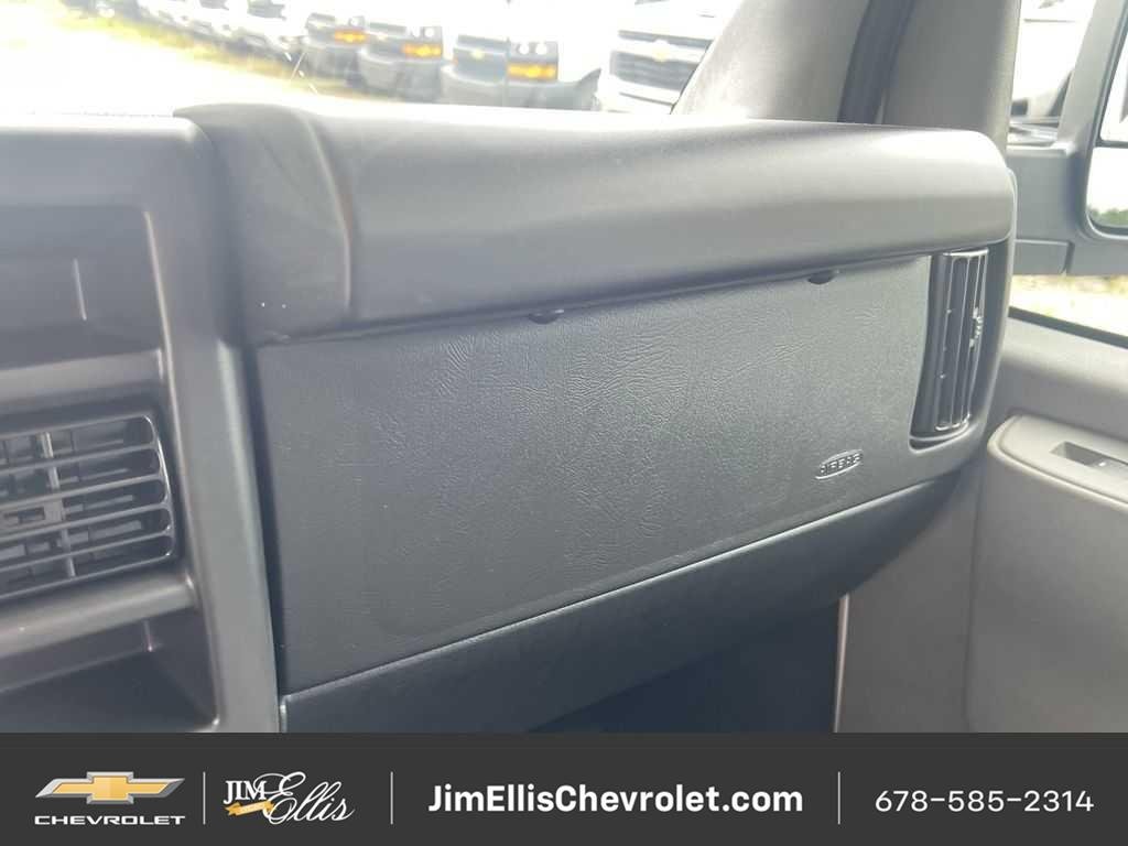2025 Chevrolet Express Cargo Work Van - Photo 20