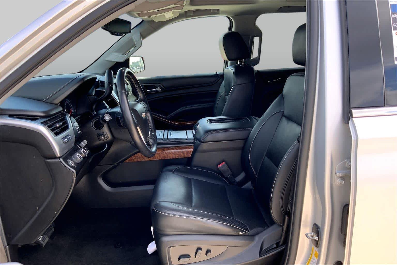 Used 2018 Silver Ice Metallic Chevrolet Premier image 8
