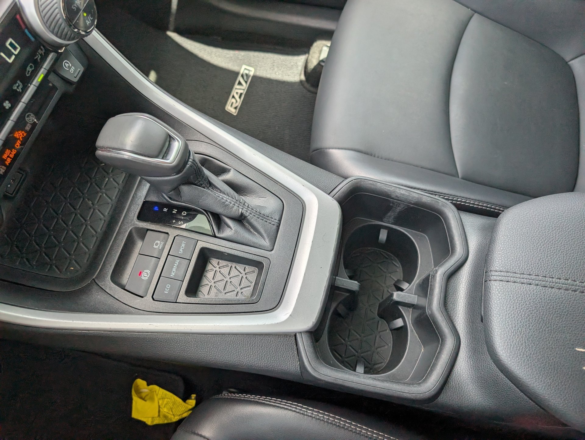 Used 2023 Gray Toyota XLE Premium image 18