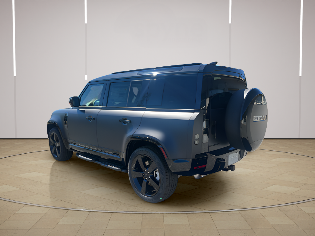 New 2026 Santorini Black LAND ROVER X-Dynamic SE image 3