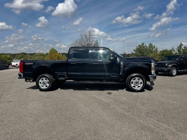 Used 2026 Black Ford XLT image 3