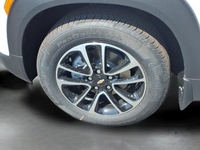 New 2026 Summit White Chevrolet LT image 15