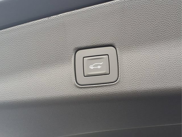 New 2026 Mosaic Black Metallic Chevrolet ACTIV image 21