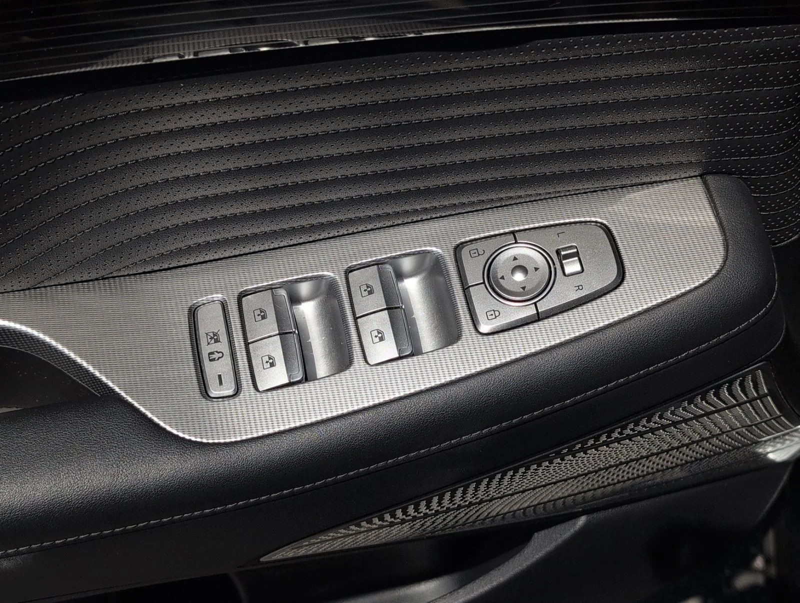 Used 2023 Gray Hyundai Calligraphy image 16