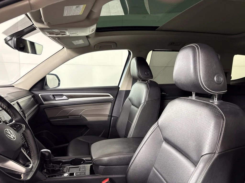 Used 2023 Gray Volkswagen 3.6L V6 SE w/Technology image 32