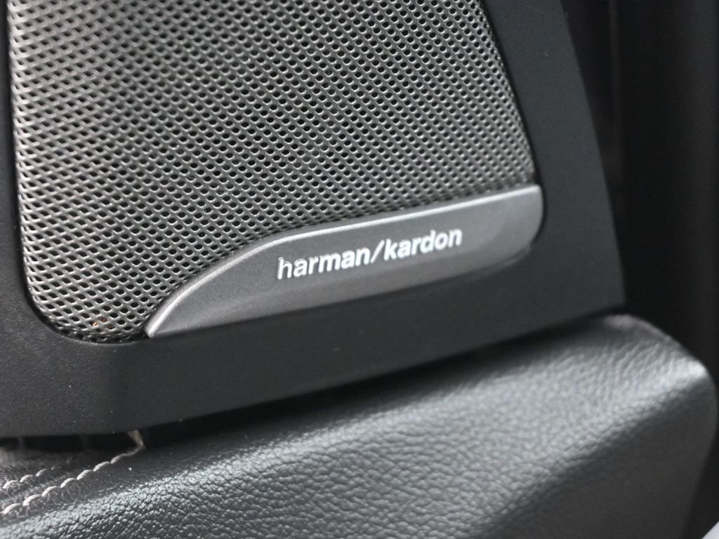 Used 2022 Black BMW M50i image 21