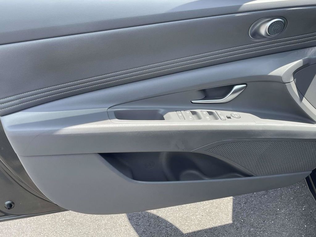 Used 2025 Gray Hyundai SEL Convenience image 12