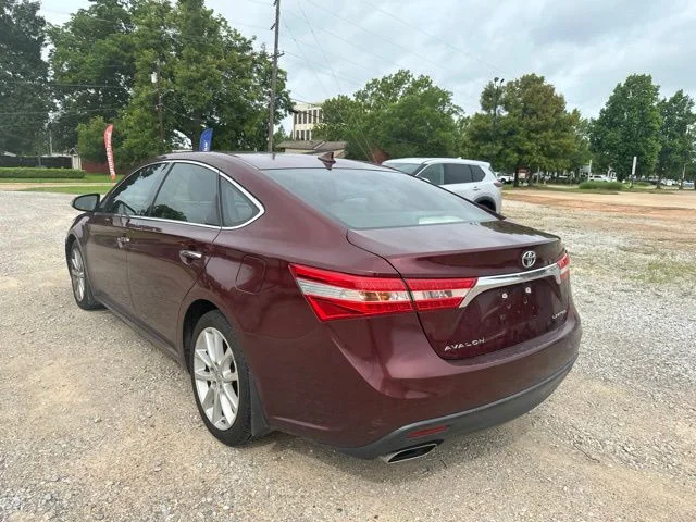 Used 2013  Toyota Limited image 9