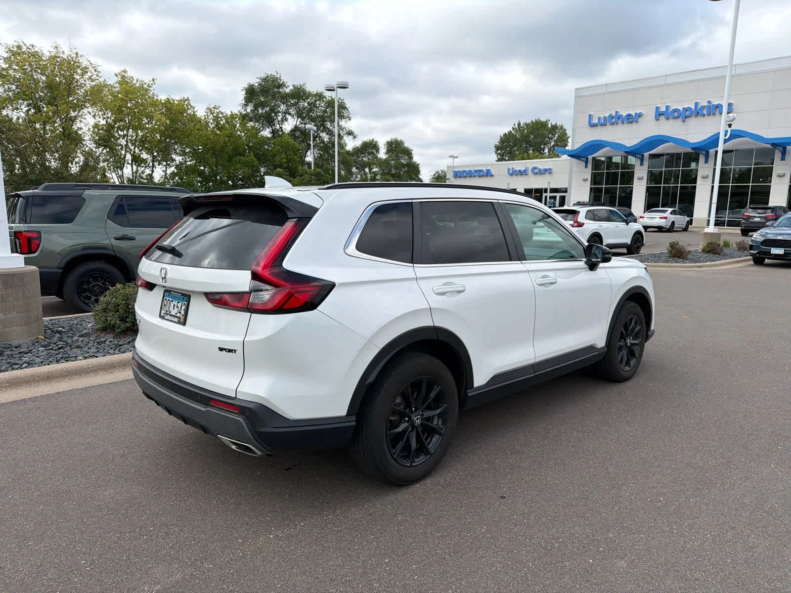 Certified Used 2025 Platinum White Pearl Honda Sport-L image 5