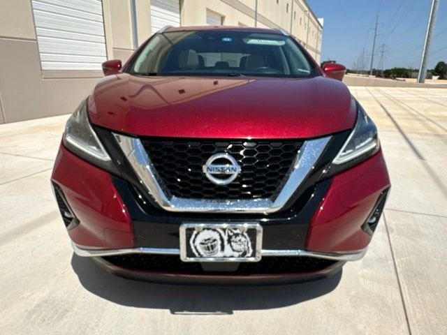 Used 2021 Red Nissan Platinum image 2