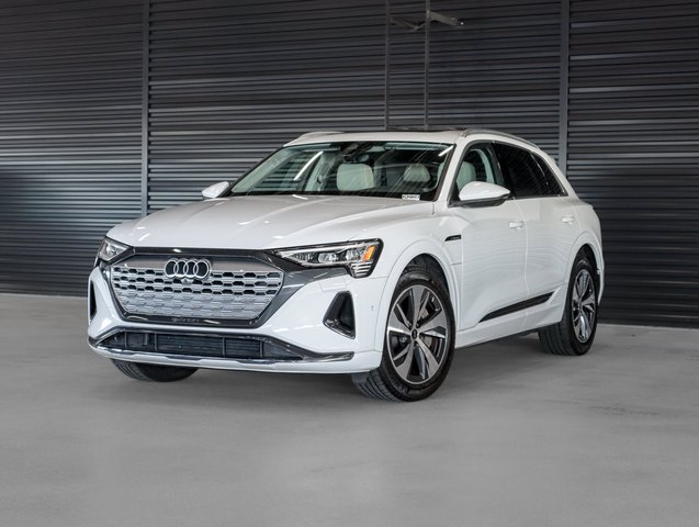 2024 Audi Q8 e-tron Premium Plus