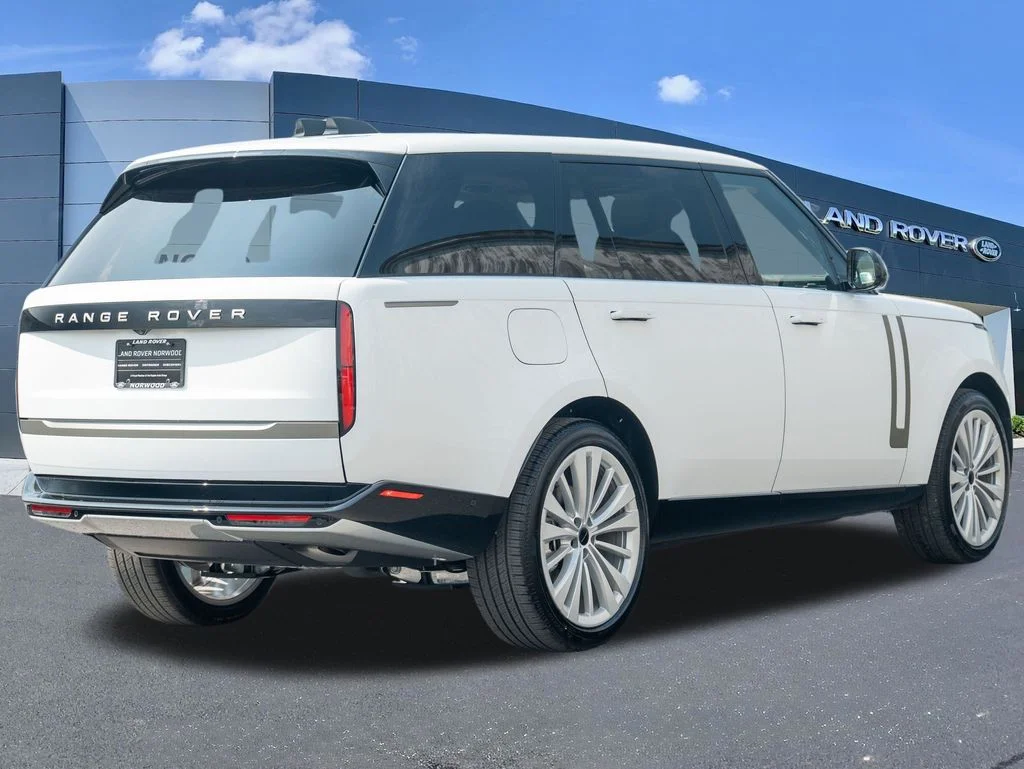 New 2026 White Land Rover SE image 4