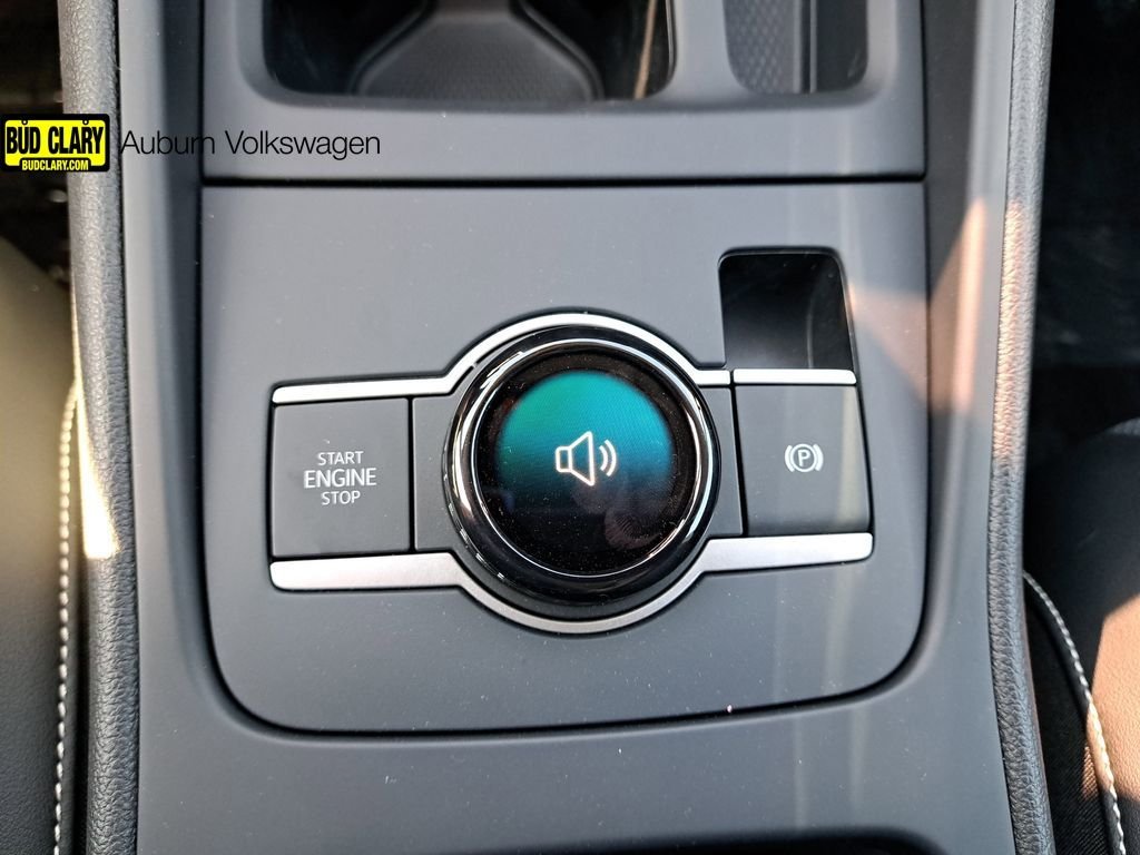 2025 Volkswagen Tiguan SE - Photo 28