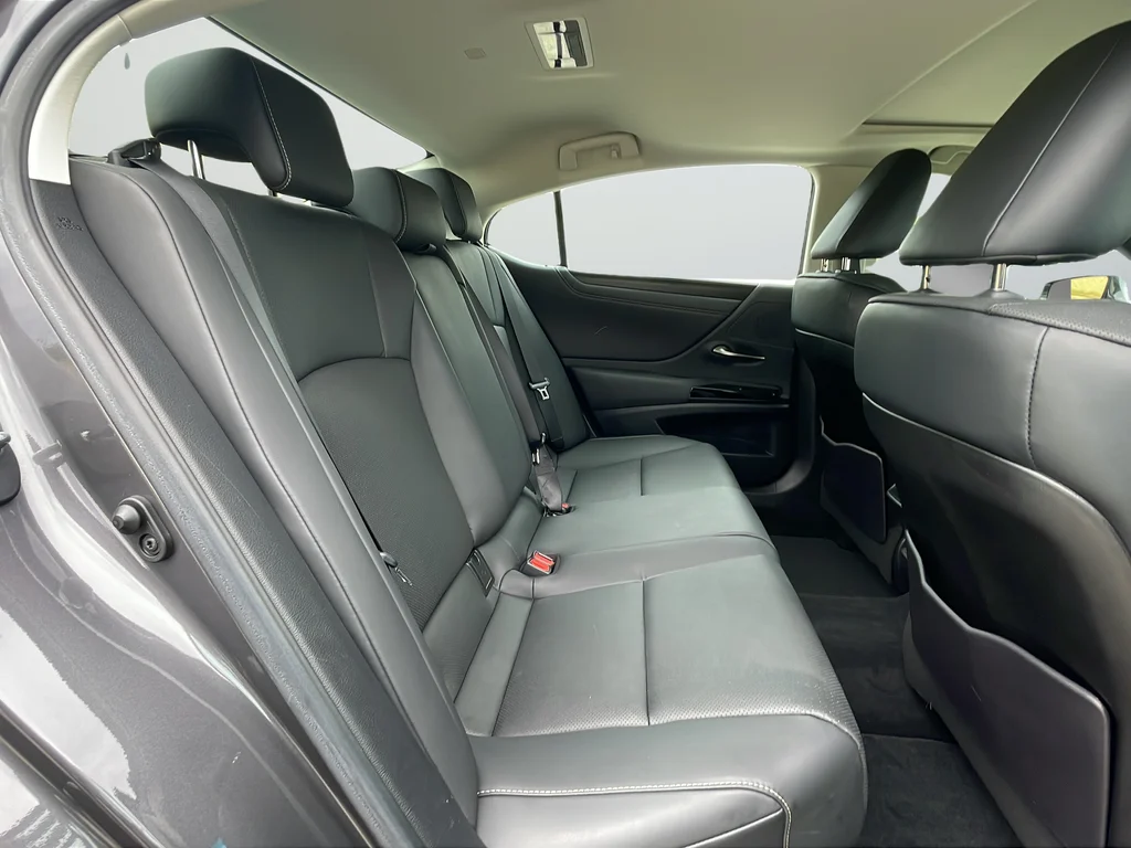 Used 2023 Gray Lexus 350 image 25
