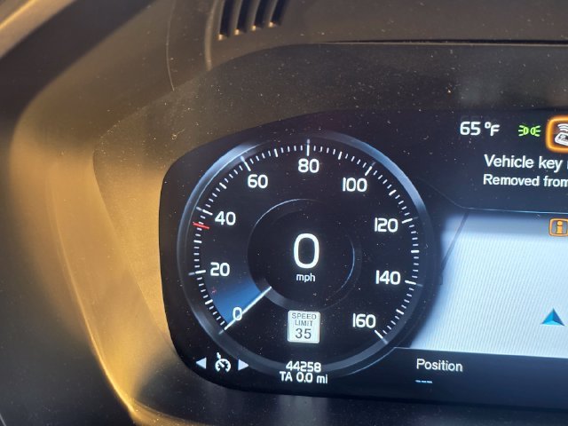 Used 2021 Gray Volvo T5 Inscription image 9