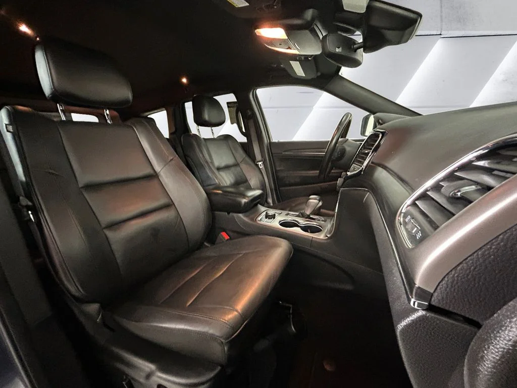 Used 2019 Blue Jeep Limited image 14