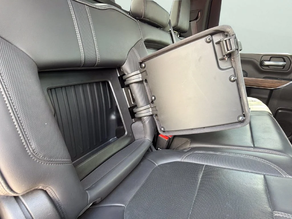 Used 2022 SILVER ICE METALLIC Chevrolet High Country image 31