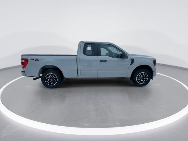 Used 2023 White Ford XL image 9
