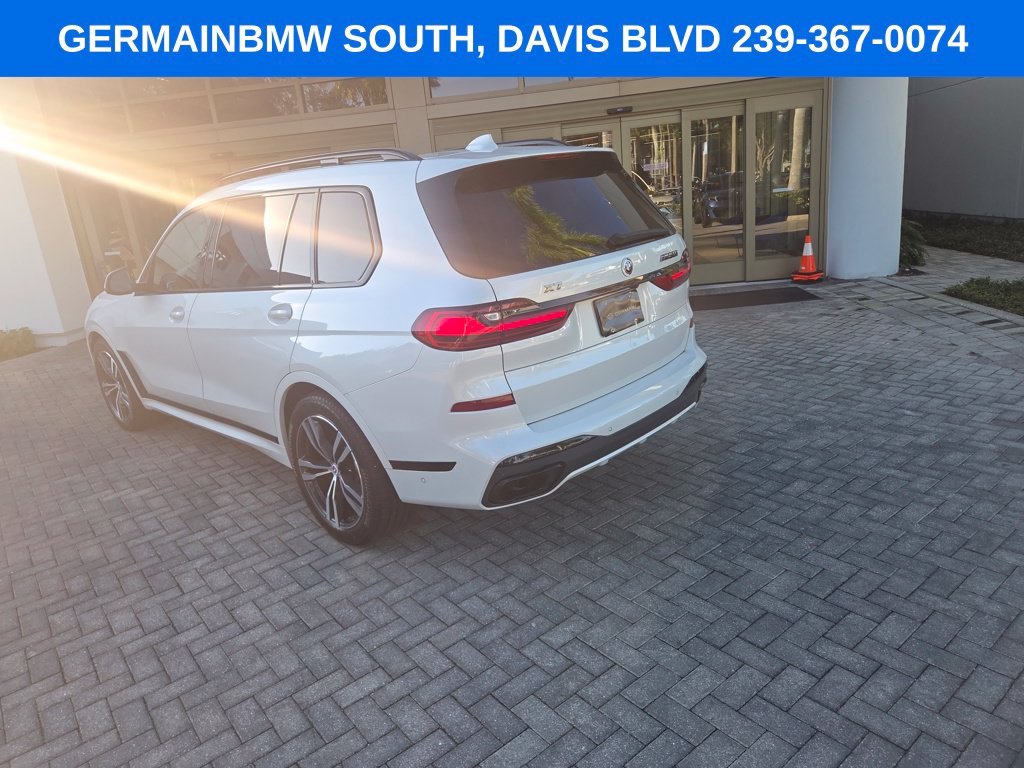 Used 2022 White Metallic BMW M50i image 16