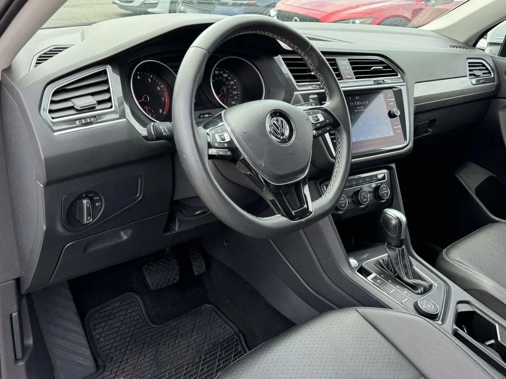 Used 2021 White Volkswagen 2.0T SE image 2