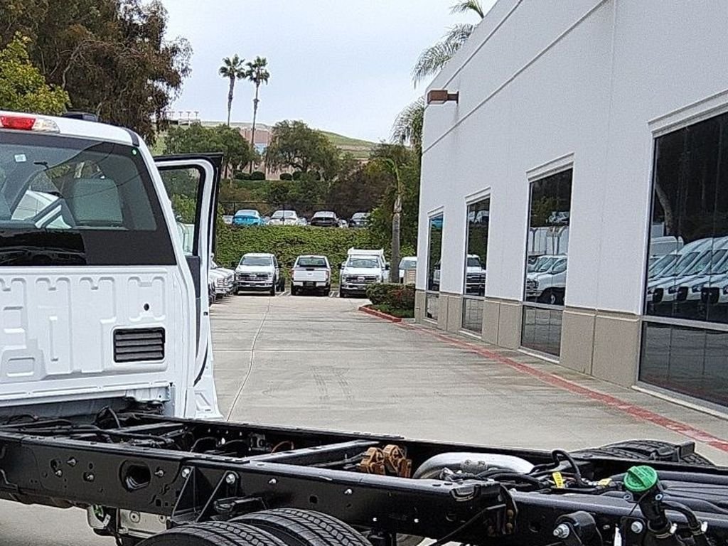 2025 Ford F-550 Super Duty Chassis Cab XL - Photo 22
