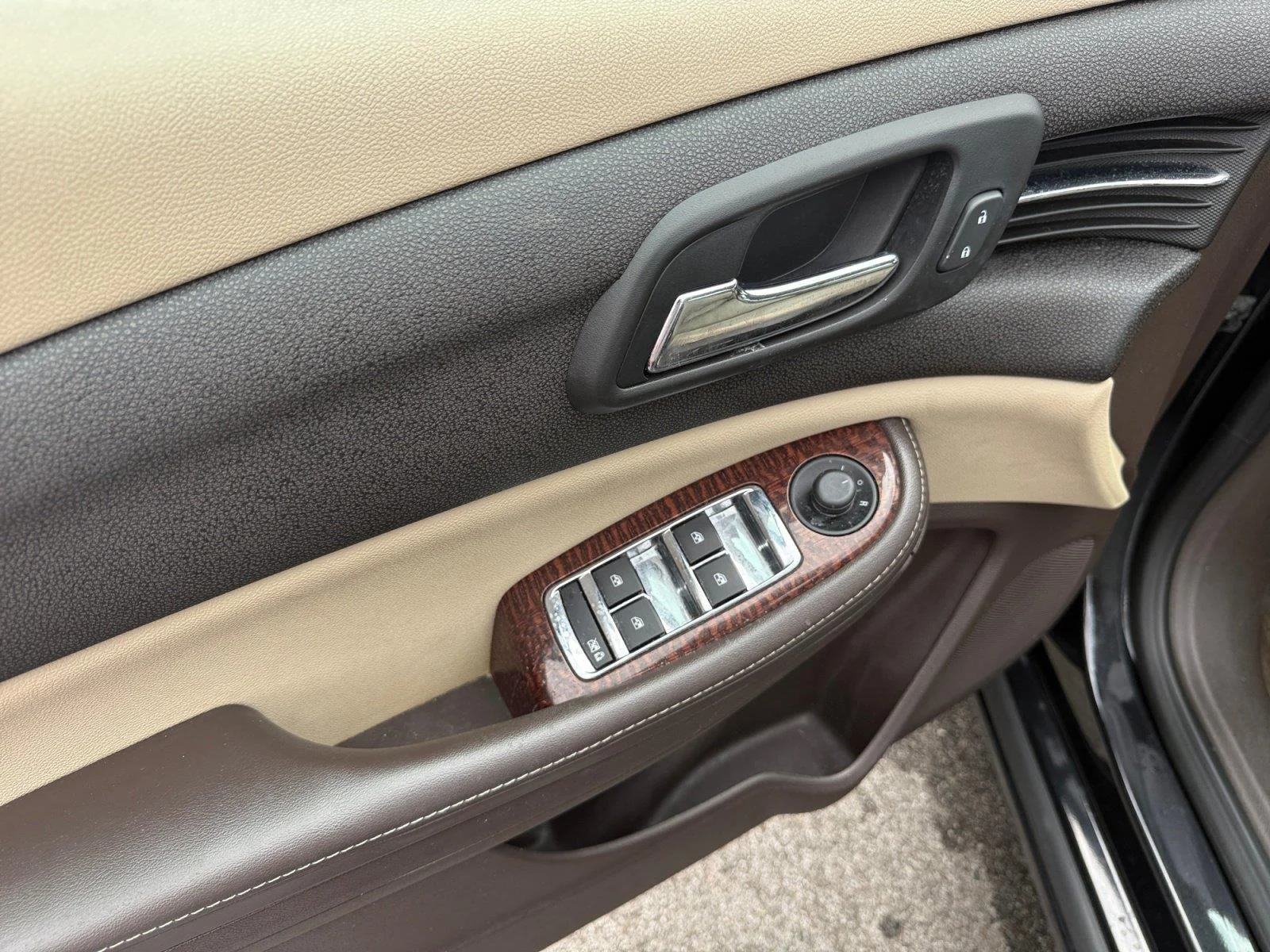 Used 2013 Black Granite Metallic Chevrolet LT image 12
