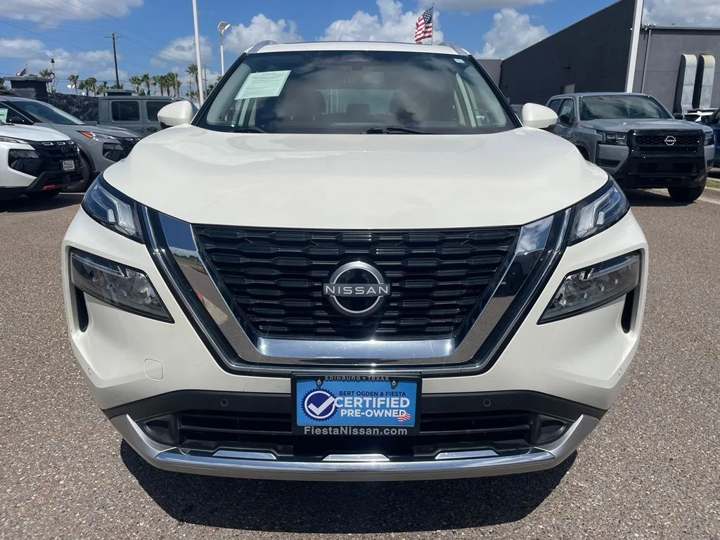 Used 2023 White Nissan Platinum image 2