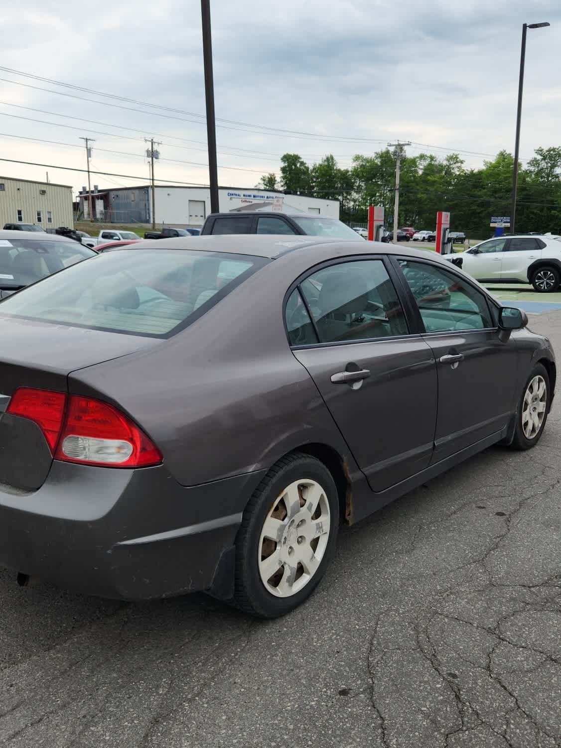 Used 2011 Gold Honda LX image 3
