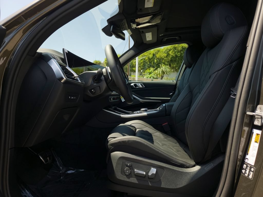 New 2026 Manhattan Green Metallic BMW xDrive40i image 8