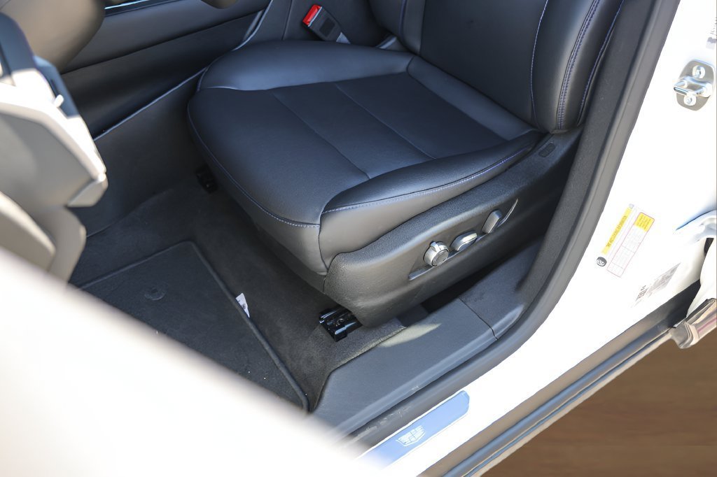Certified Used 2025 Crystal White Tricoat Cadillac Sport image 8