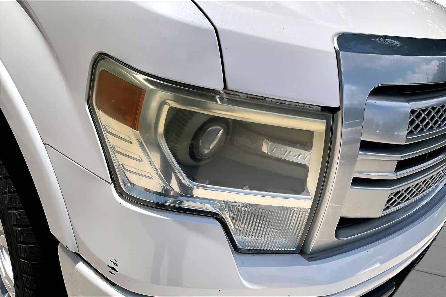 Used 2014 White Platinum Metallic Tri-Coat Ford Platinum image 26