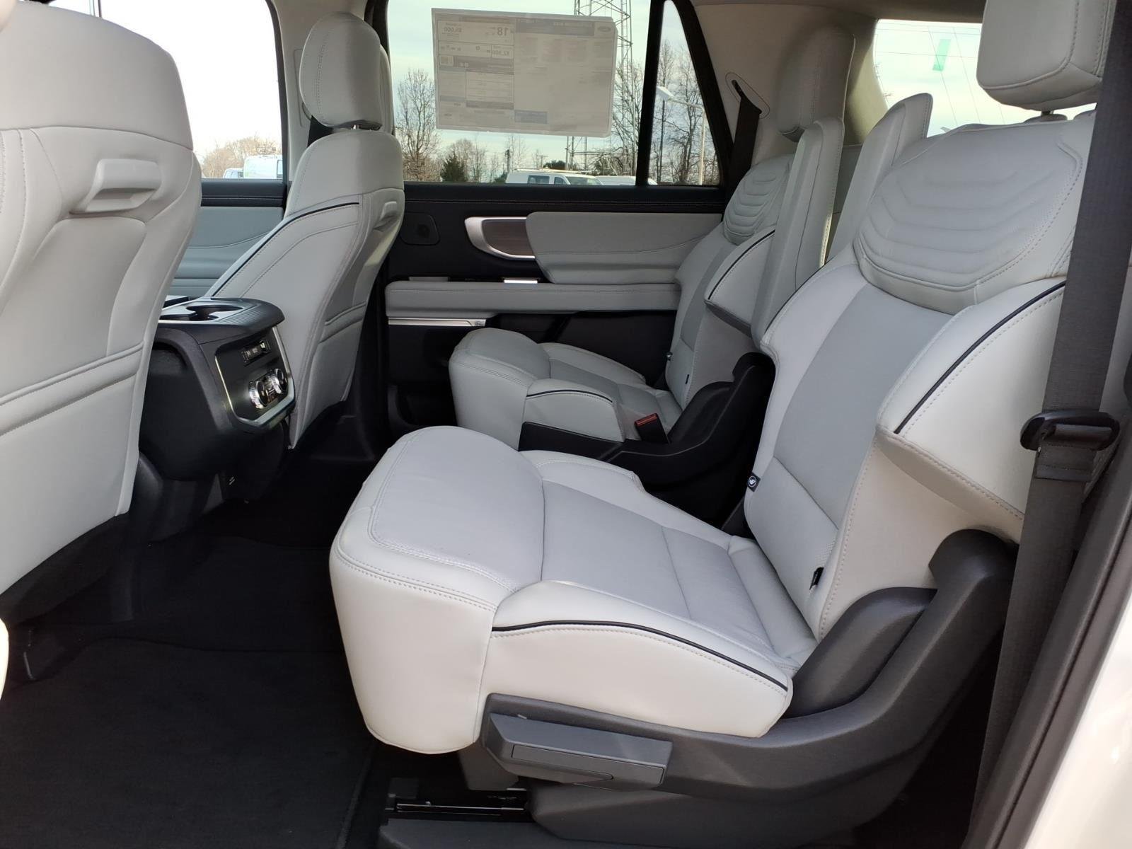 New 2025 Star White Metallic Tri-Coat Ford Platinum® MAX image 28