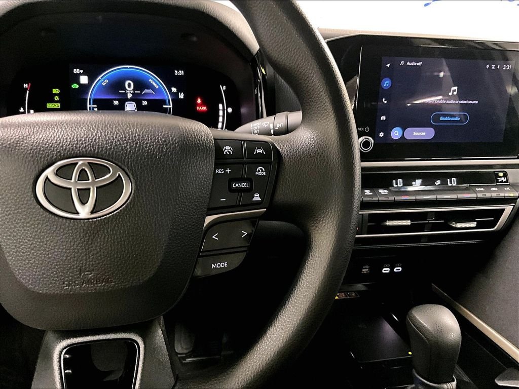 Used 2025 White Toyota LE image 22