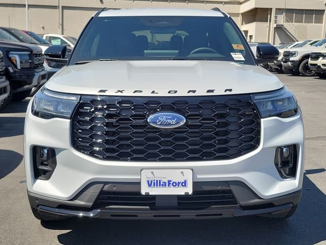 New 2026 Space White Metallic Ford ST-Line image 24