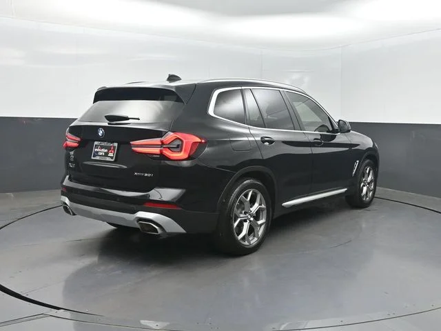 Used 2023 Black BMW xDrive30i image 28
