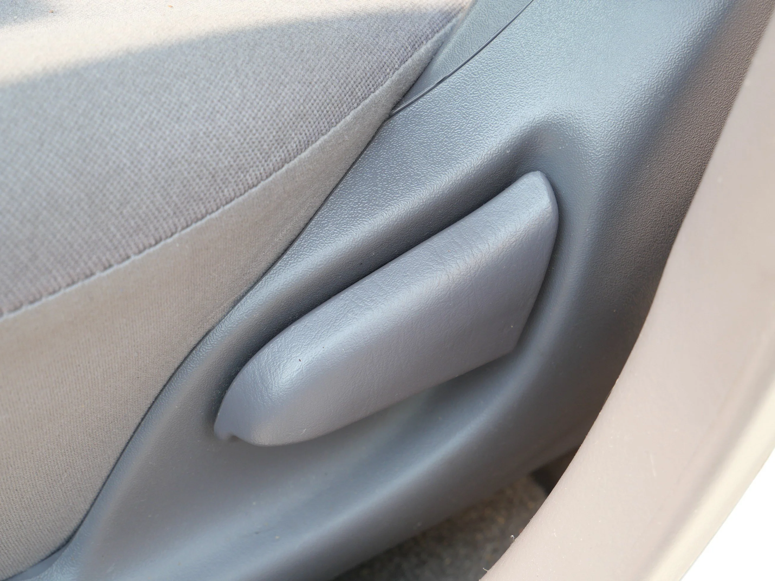 Used 2002 Polar White Toyota  image 19