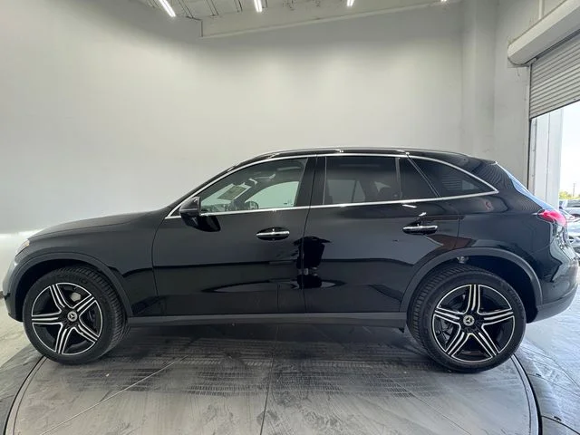 New 2027 Black Mercedes-Benz GLC 300 image 15