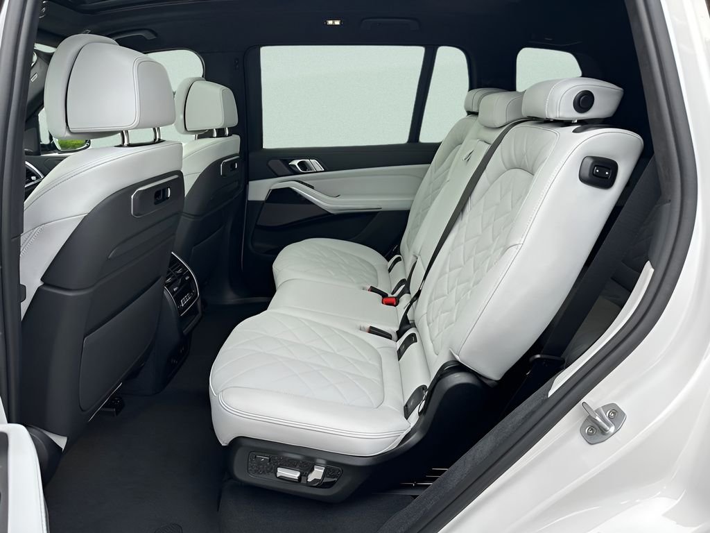 New 2027 Mineral White Metallic BMW xDrive40i image 20