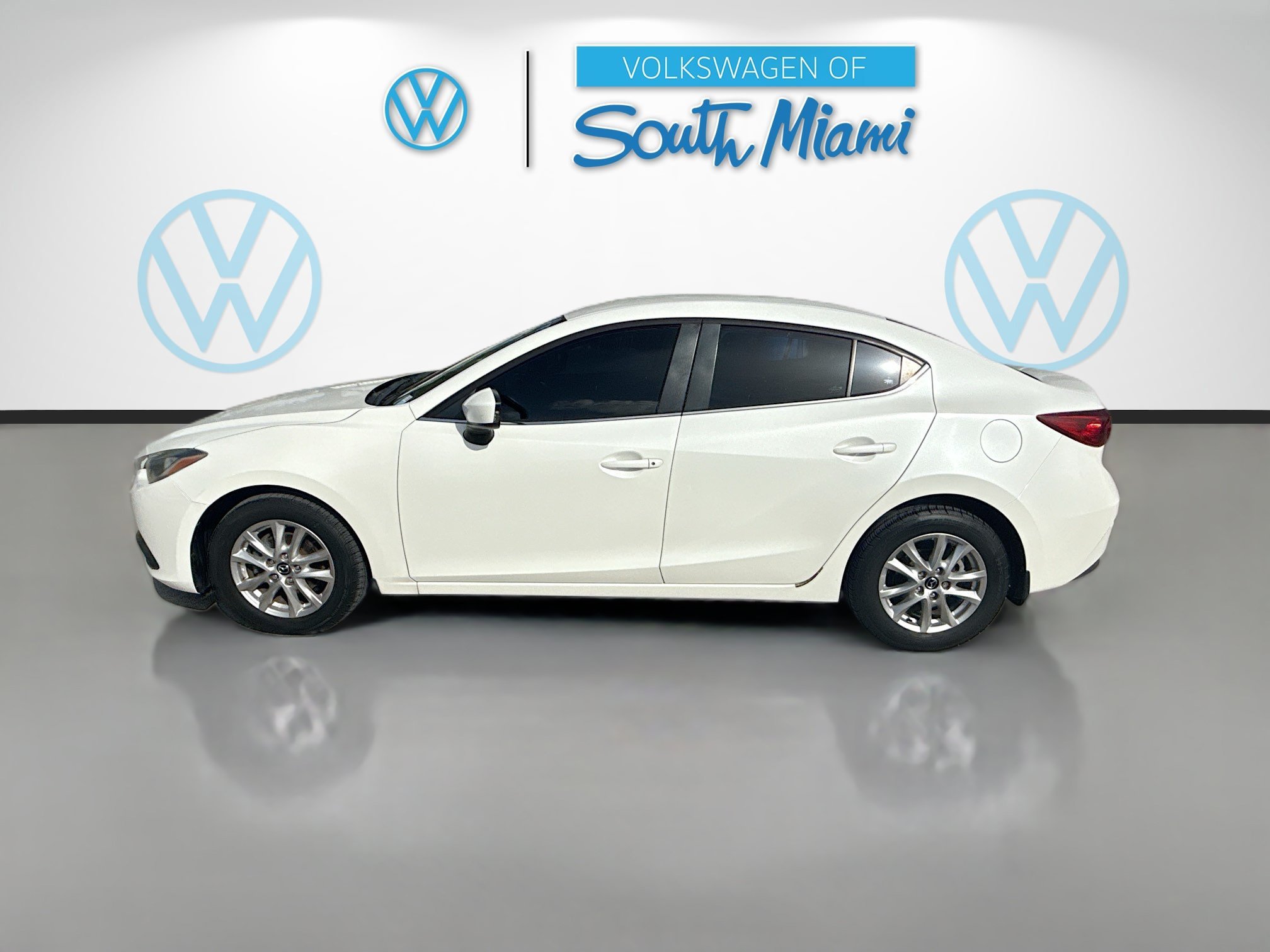 Used 2016 Snowflake White Pearl Mica Mazda i Sport image 4