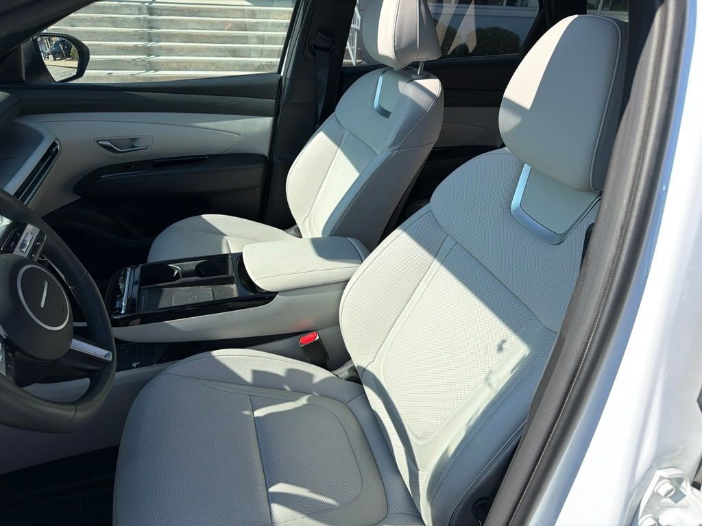 Used 2025 White Hyundai Limited image 14