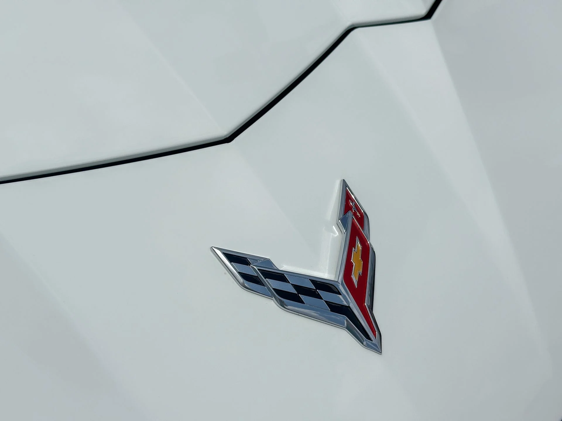 Used 2024 White Chevrolet Stingray image 6