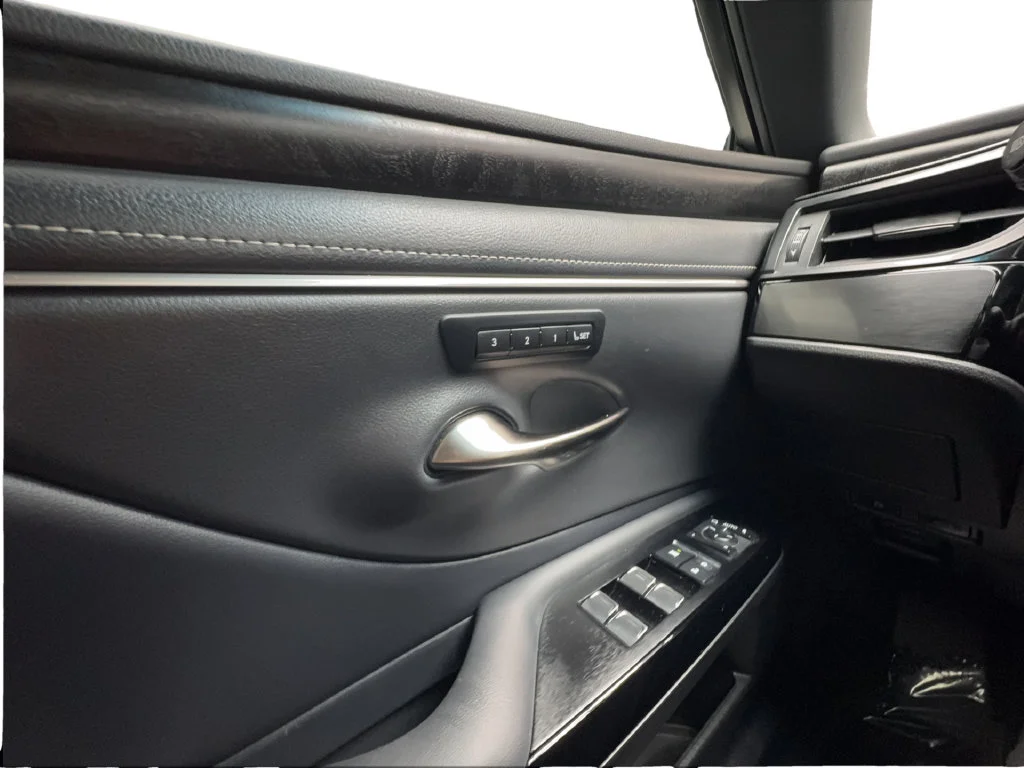 Used 2024 White Lexus 350 image 50