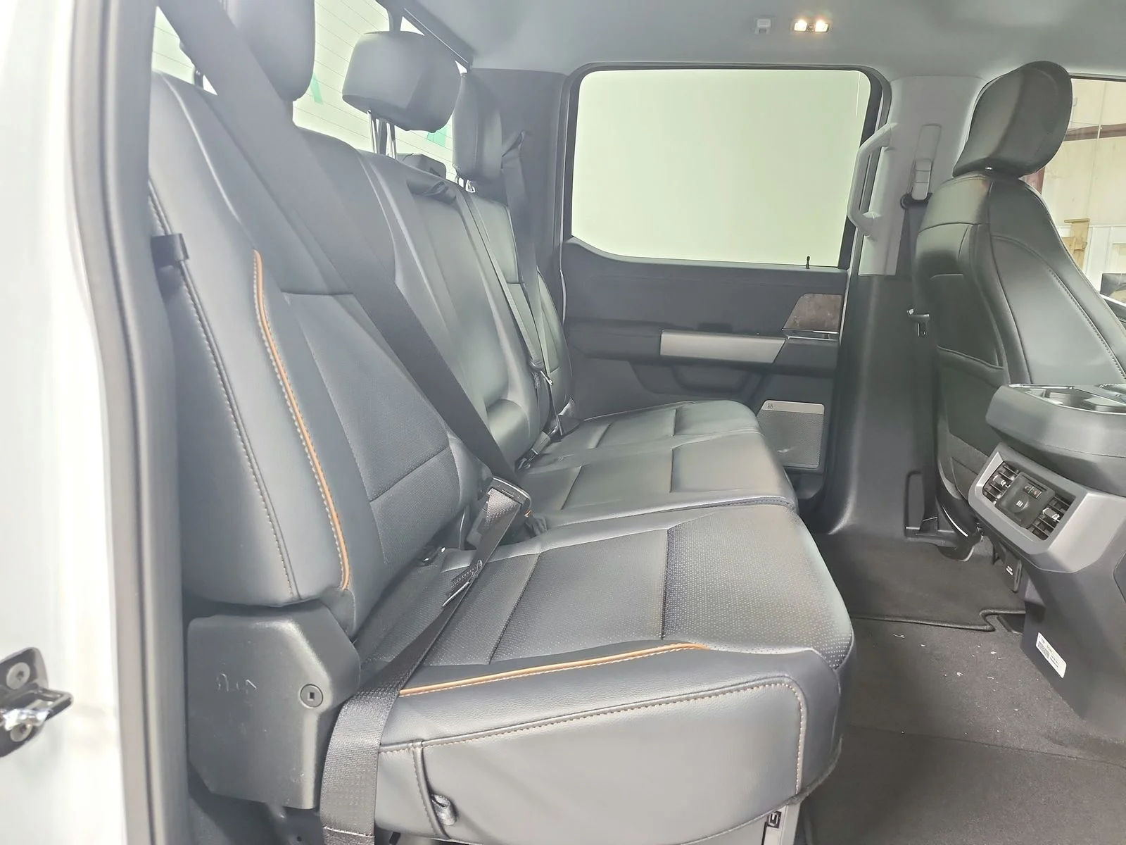 New 2026 Oxford White Ford F-250® Lariat® image 41