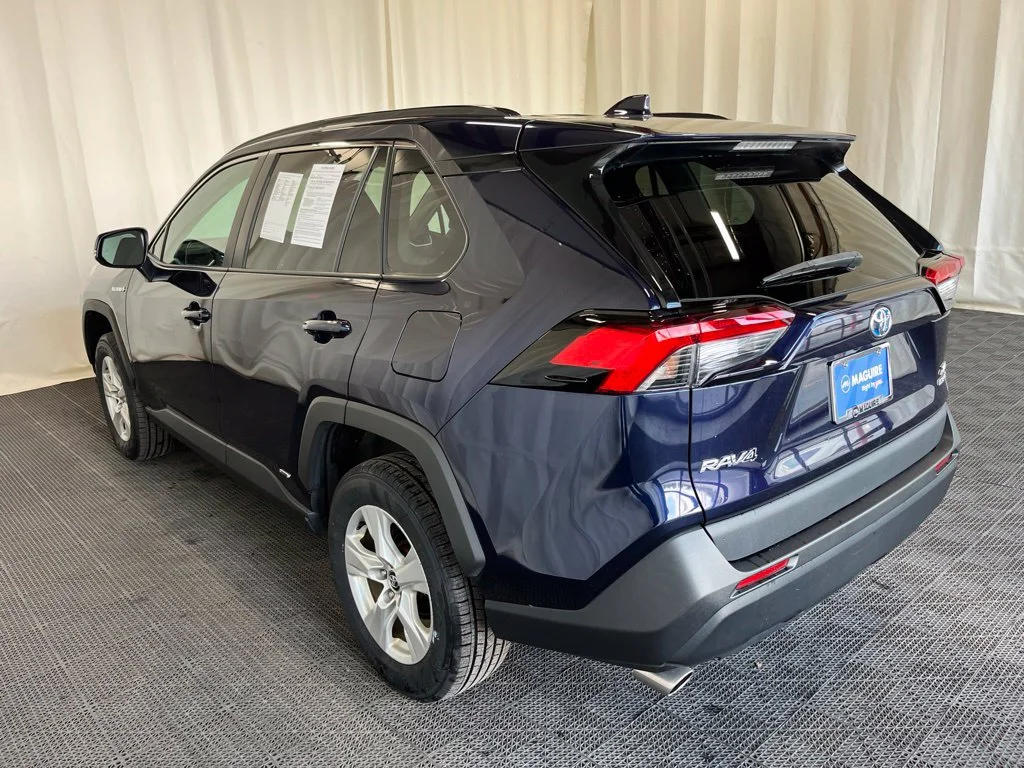 Used 2021  Toyota XLE image 29