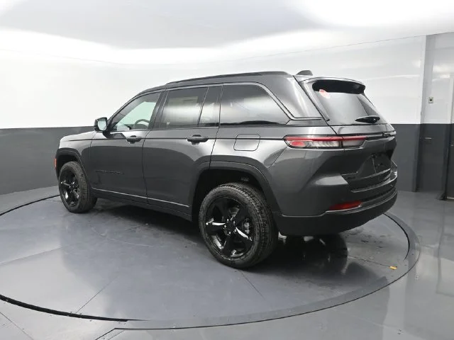New 2026 Baltic Gray Metallic Clear-Coat Exterior Paint Jeep Limited image 6